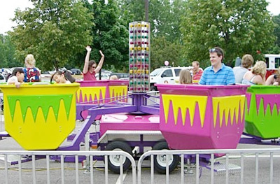 Tubs of Fun mechanical ride rental in Philadelphia PA